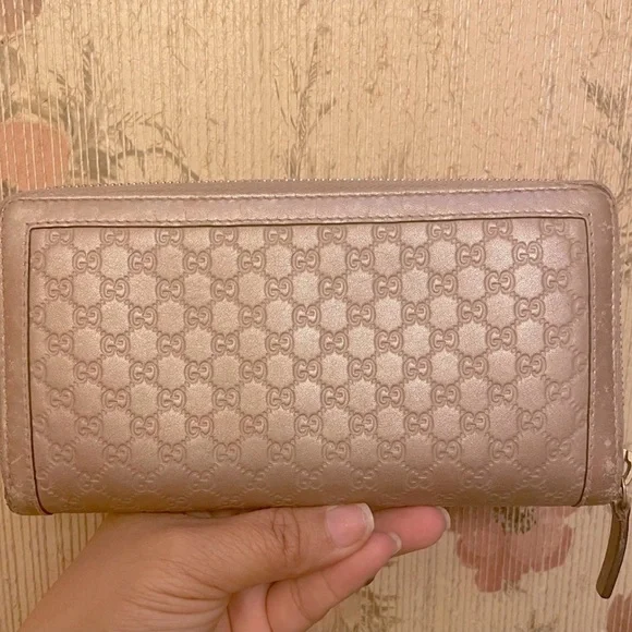Gucci Metallic Mauve GG Zip Wallet with Gold Logo - Picture 3 of 8